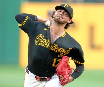 Yelich rallies NL Central champion Brewers to 5-4 win over Pirates